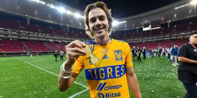 A pesar de ser campeón con Tigres, Sebastián Córdova sigue demostrando su amor al América.