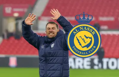 Aaron Ramsey y logo del Al Nassr/ Foto Threads.