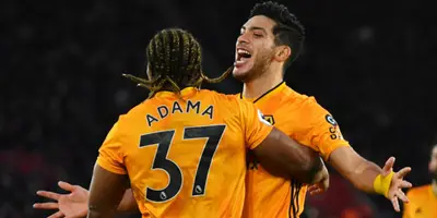 Adama y Raúl con Wolves. Foto: Milenio