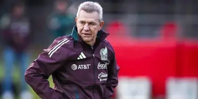 Aguirre como DT en entreno. Foto: El Porvenir