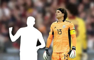 Alan Pulido criticó a Memo Ochoa.