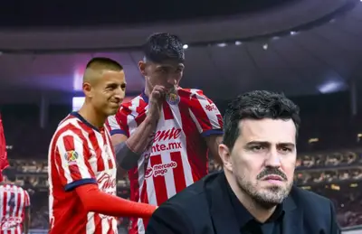 Alan Pulido, Roberto Alvarado y Óscar García/ Foto Chivas.