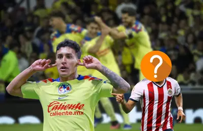 Alejandro Zendejas celebrando y un futbolista de Chivas con el rostro tapado/ Foto América.