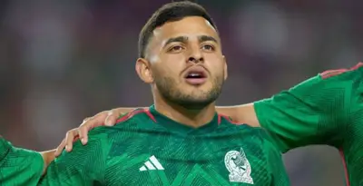 Alexis Vega con el jersey de la Selección Mexicana / FOTO MEXSPORT