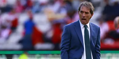 Almada como DT de Pachuca. Foto: ESTO