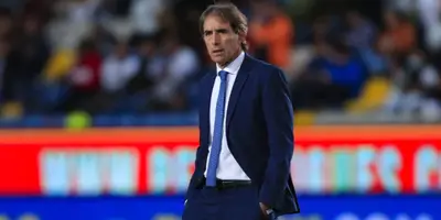 Almada en partido con Tuzos. Foto: TV Azteca