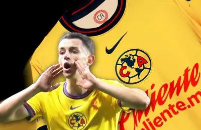 Álvaro Fidalgo gritando y playera de las Águilas/Foto Ameshop.