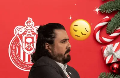 Amaury Vergara con aspecto serio y emoji triste/ Foto 'X'.