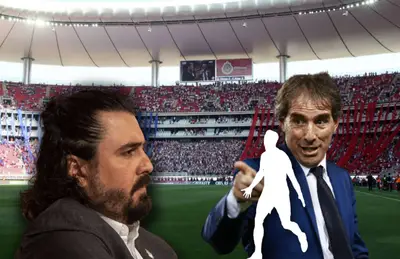 Amaury Vergara, Guillermo Almada y silueta de futbolista/ Foto AS.