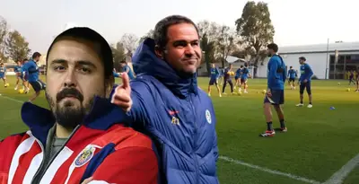 Amaury Vergara junto a André Jardine / FOTO FÚTBOL TOTAL