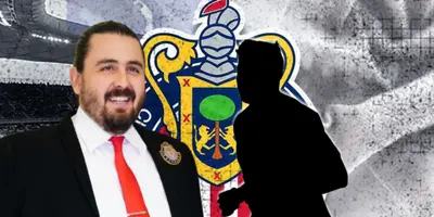 Amaury Vergara junto a futbolista incógnito / FOTO MEDIOTIEMPO