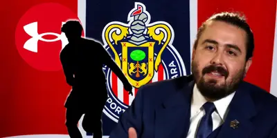 Amaury Vergara junto a futbolista incógnito / FOTO REFORMA