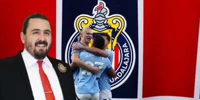 Amaury Vergara junto a futbolistas del Manchester City / FOTO MEDIOTIEMPO