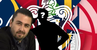 Amaury Vergara junto a jugador incógnito / FOTO IMAGO7