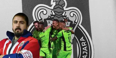 Amaury Vergara junto a jugadores del FC Juárez / FOTO MEXSPORT