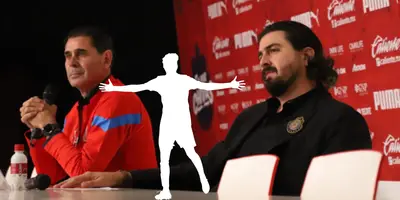 Amaury Vergara y Fernando Hierro en conferencia de prensa. Foto: Esto