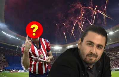 Amaury Vergara y futbolista con rostro cubierto/Foto La Razón de México.