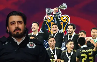 Amaury Vergara y jugadores de la Selección Mexicana celebrando/Foto Chivas.