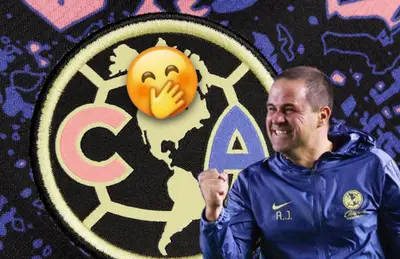 André Jardine agitando puño y emoji tapando boca/Foto TUDN Fan Shop.