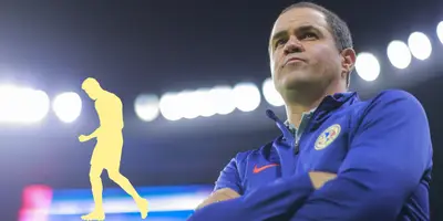 André Jardine con brazos cruzados en el Azteca. Foto: Sport judge