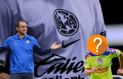 André Jardine con las manos alzadas y un jugador con el rostro tapado/ Foto Club América.