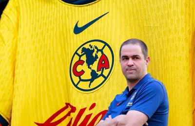 André Jardine de brazos cruzados/Foto Club América.