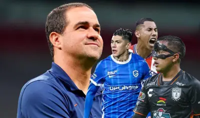 André Jardine fue captado semanas atrás dialogando con el jugador mexicano.