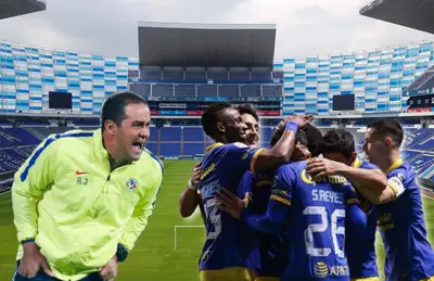 André Jardine gritando y futbolistas del América abrazados/ Foto En Vivo MX.
