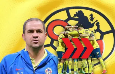 André Jardine, jugadores abrazados y flecha roja/ Foto Club América.