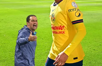 André Jardine reclamando y jugador del América/Foto 365scores México.