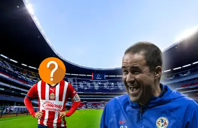 André Jardine riendo y futbolista de Chivas con el rostro tapado/ Foto Estadio Azteca.