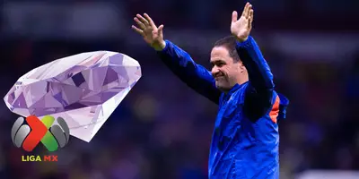 André Jardine saludando a la afición en partido con América. Foto: ESTO