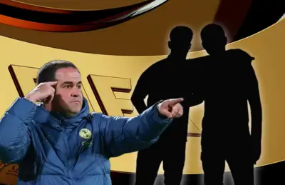 André Jardine señalando y silueta de dos jugadores/Foto FIFA.