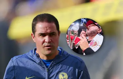 André Jardine y Antonio Mohamed fumando un puro/Foto Dataref México.