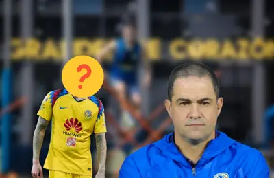 André Jardine y futbolista con el rosto tapado/ Foto América.