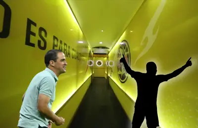 André Jardine y jugador celebrando/ Foto América.