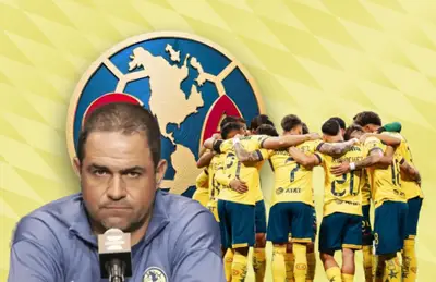 André Jardine y jugadores de las Águilas abarzados/Foto Club América.