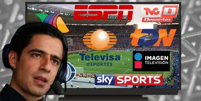 Andrés Vaca junto a canales de FÚTBOL / FOTO MILENIO