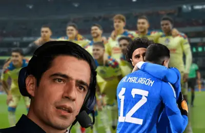 Andrés Vaca junto a Guillermo Ochoa y Luis Malagón abrazados.