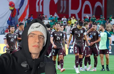 Andrés Vaca y jugadores de la Selección Mexicana/ Foto El País.