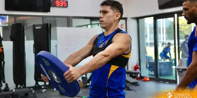 Angulo en gym. Foto: Tigres