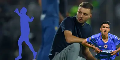 Anselmi analizando el partido en cunclillas. Foto: ESTO