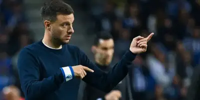 Anselmi en partido con Porto. Foto: XEU Deportes