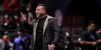 Antonio "el Turco" Mohamed volvió a ganarle otra final al América, ahora con Toluca. El DT argentino celebró con un puro en la boca.