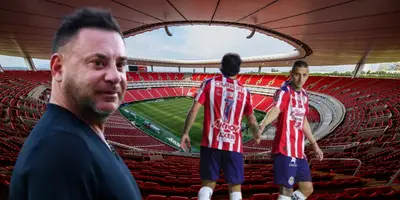 Antonio Mohamed junto a futbolistas de Chivas / FOTO POSTA DEPORTES