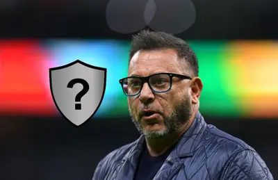 Antonio Mohamed y equipo incognito/Foto Enfoque Noticias.