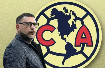 Antonio Mohamed y escudo del América/ Foto Salón de la Fama Internacional.