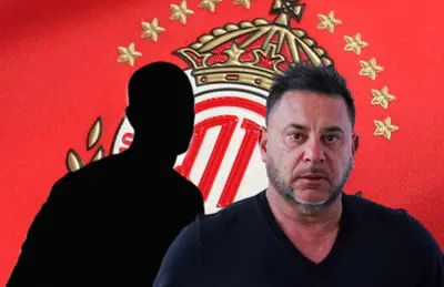 Antonio Mohamed y silueta de Pau López/ Foto VIIVO Sports.