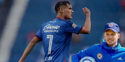 Antuna en partido con Cruz Azul. Foto: TV Azteca