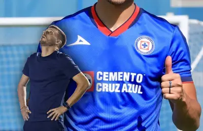 Camiseta de Cruz Azul y Martín Anselmi/ Foto La Jornada.